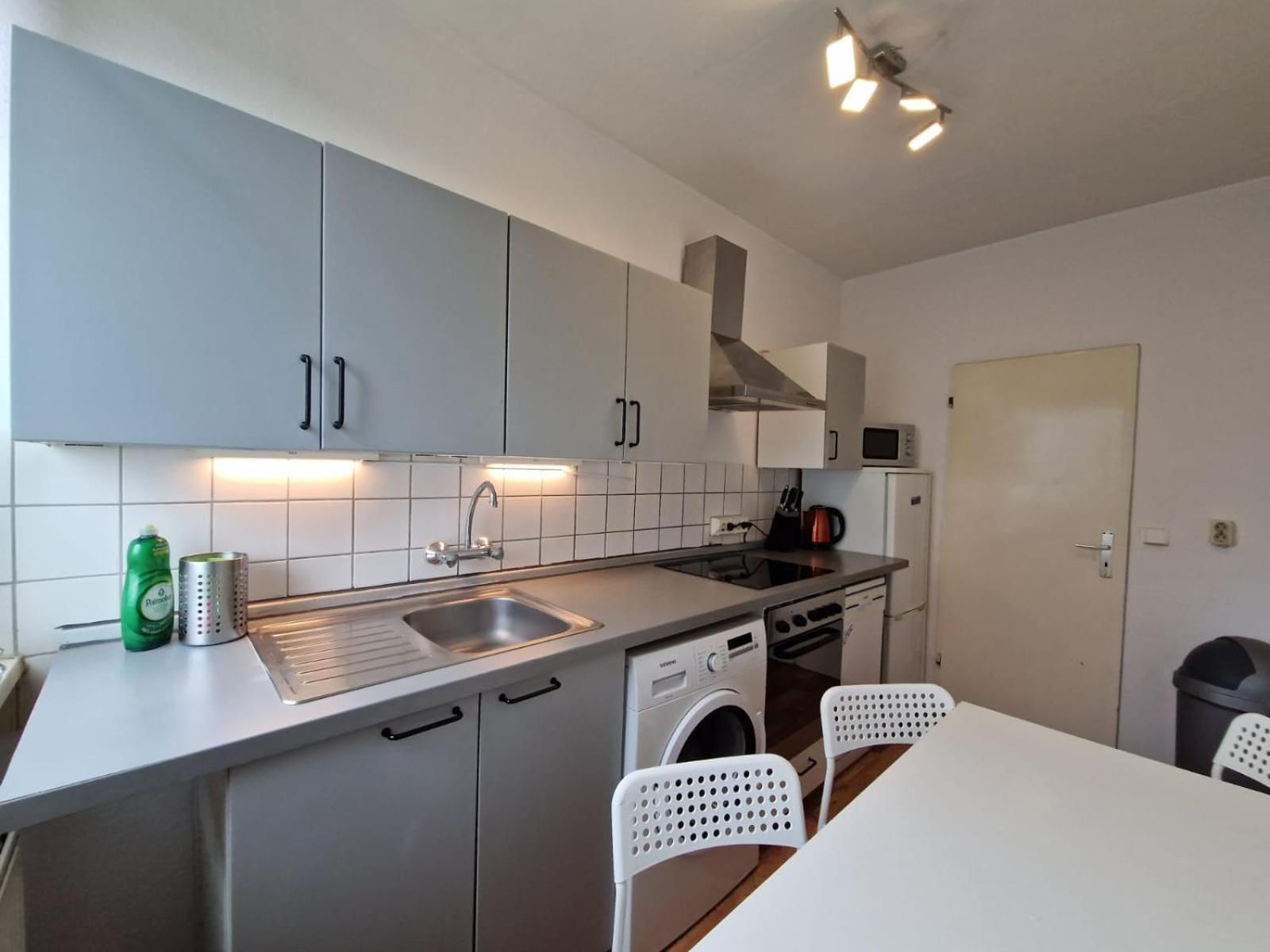 Schoene 3 Schlafzimmer Wohnung Mit 4 Dopplbetten Berlin Dış mekan fotoğraf