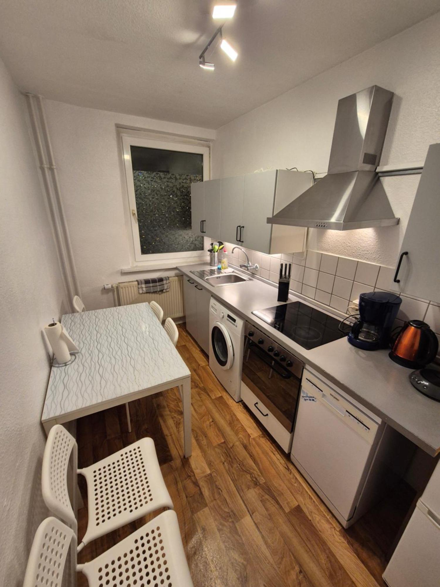 Schoene 3 Schlafzimmer Wohnung Mit 4 Dopplbetten Berlin Dış mekan fotoğraf